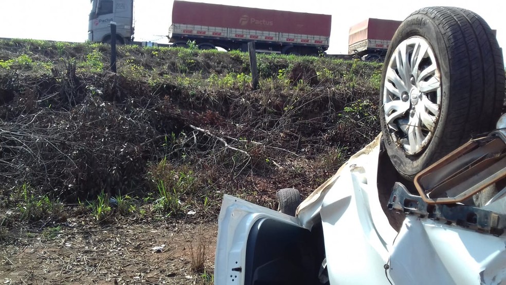 Motorista morreu noite nesse domingo (6) após um acidente na BR-163 em Sinop — Foto: Polícia Rodoviária Federal de Mato Grosso/Assessoria