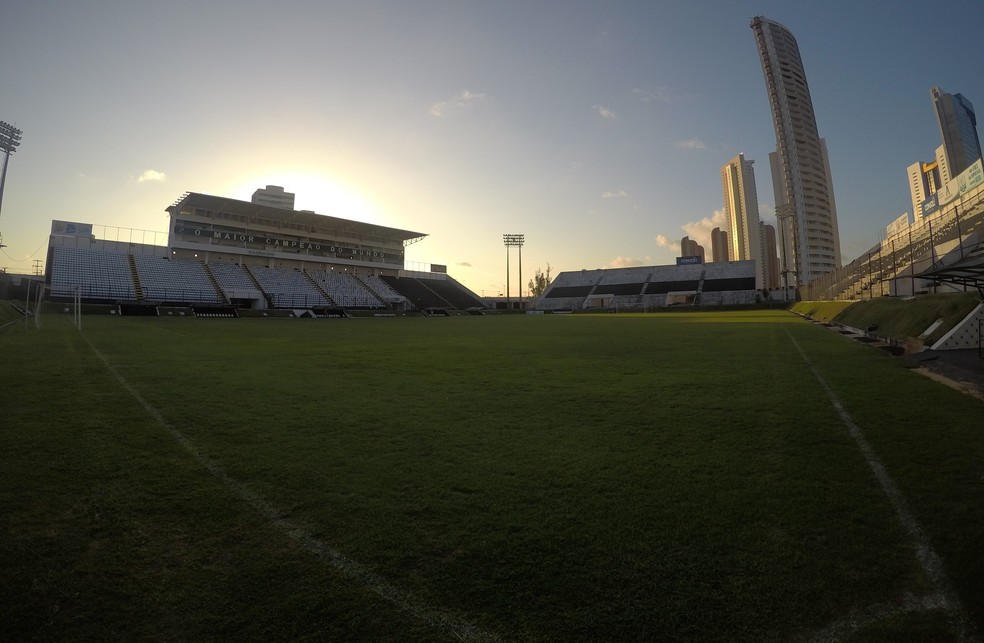 Estádio Frasqueirão recebe final da segunda divisão do estadual neste sábado — Foto: Augusto Gomes/GloboEsporte.com