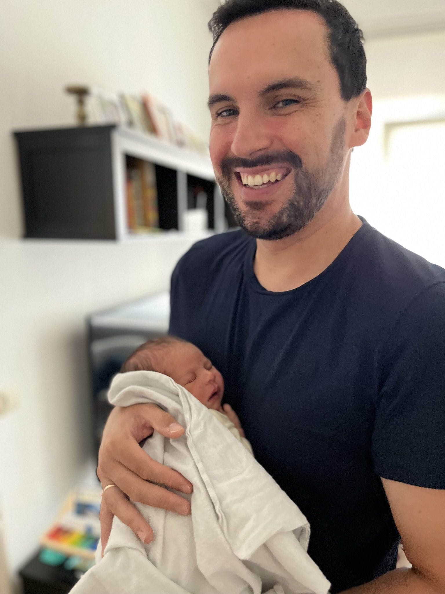 Bruno Nicoletti com o filho (Foto: Reprodução/ Twitter)