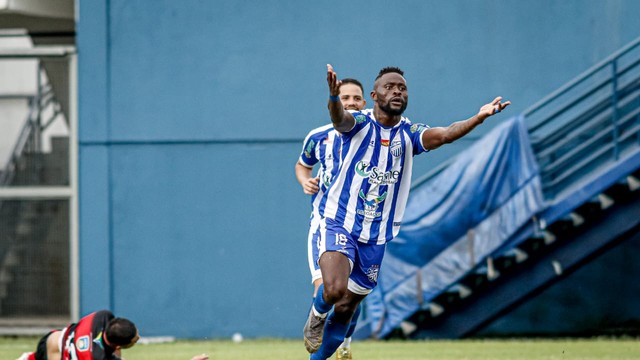 Fafa fez o terceiro gol do São Raimundo 