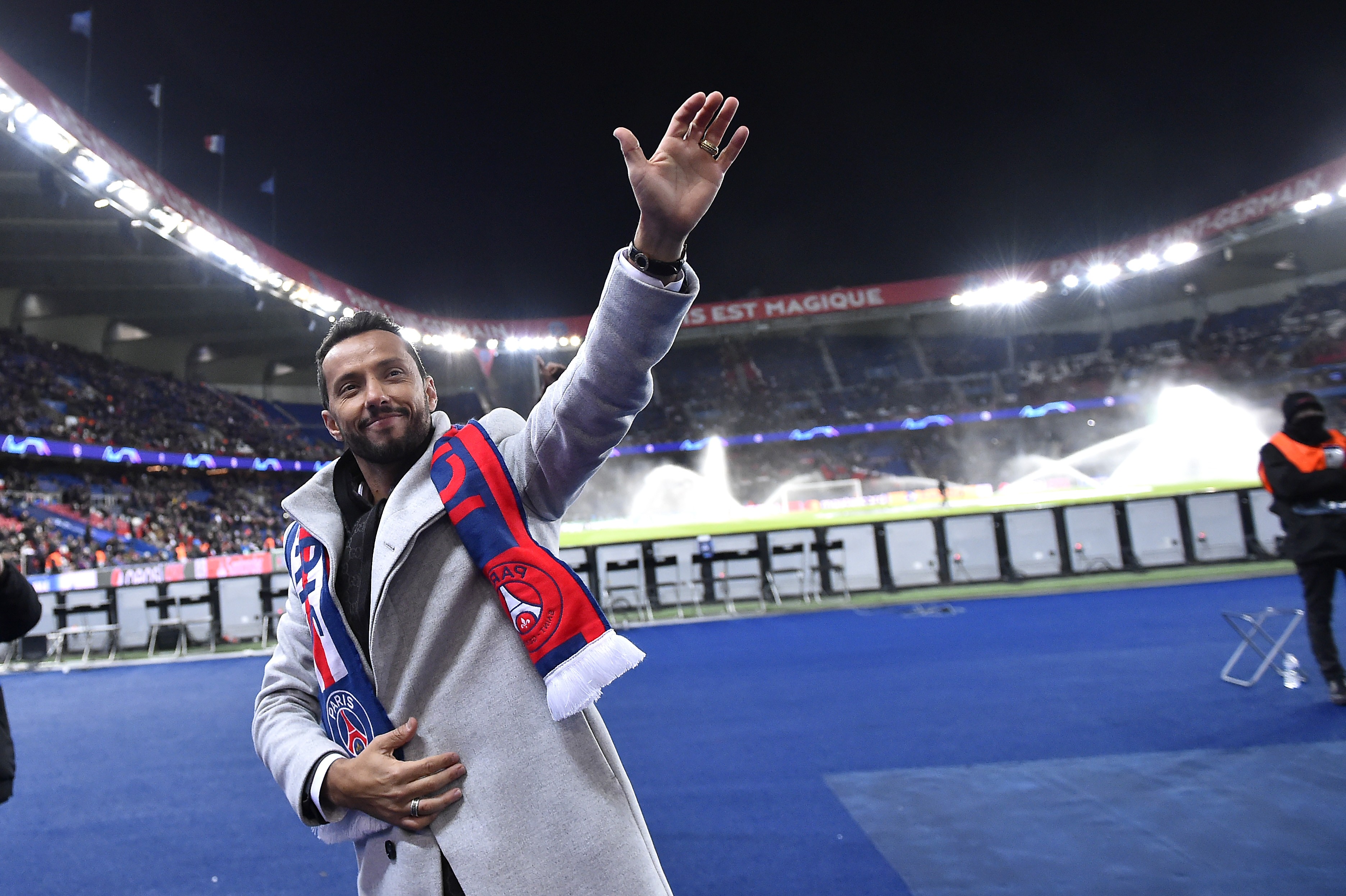 Nenê é convidado pelo PSG para assistir jogo da Champions em Paris