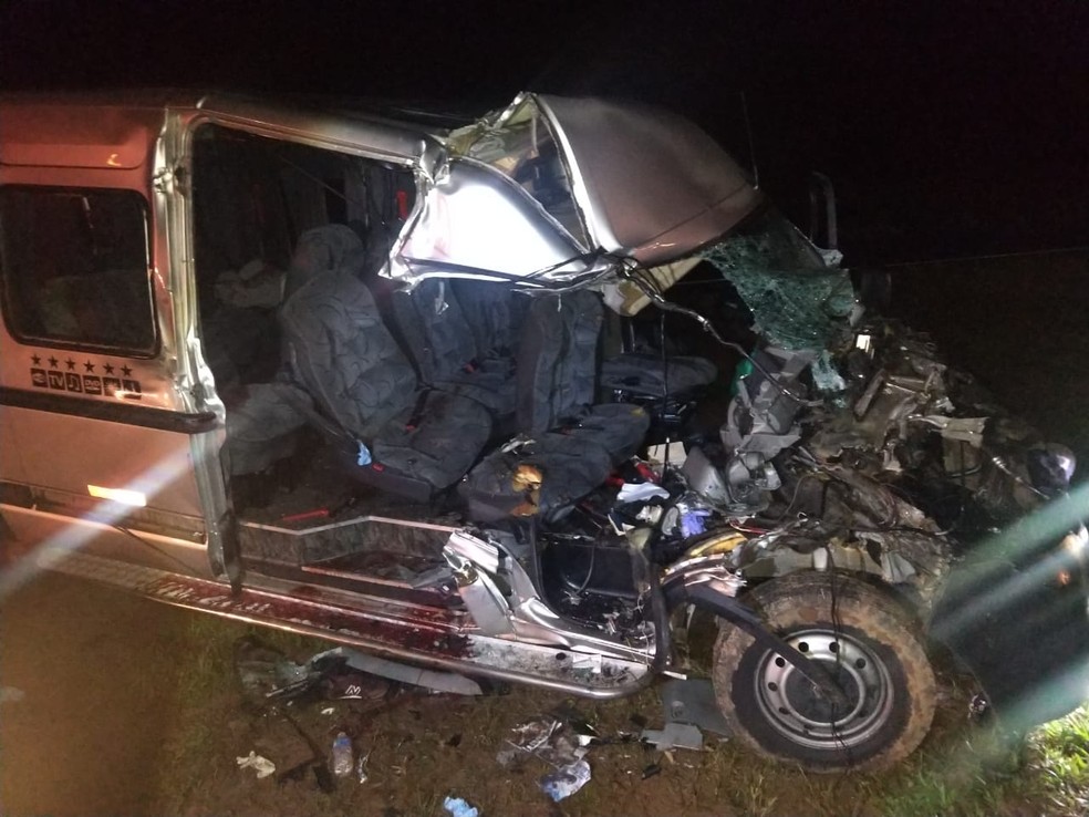 Acidente entre van e carreta deixa mortos e feridos na SP-75, em Itu — Foto: João Vitor/Arquivo Pessoal