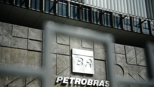 Presidente da Petrobras anuncia cinco novos diretores