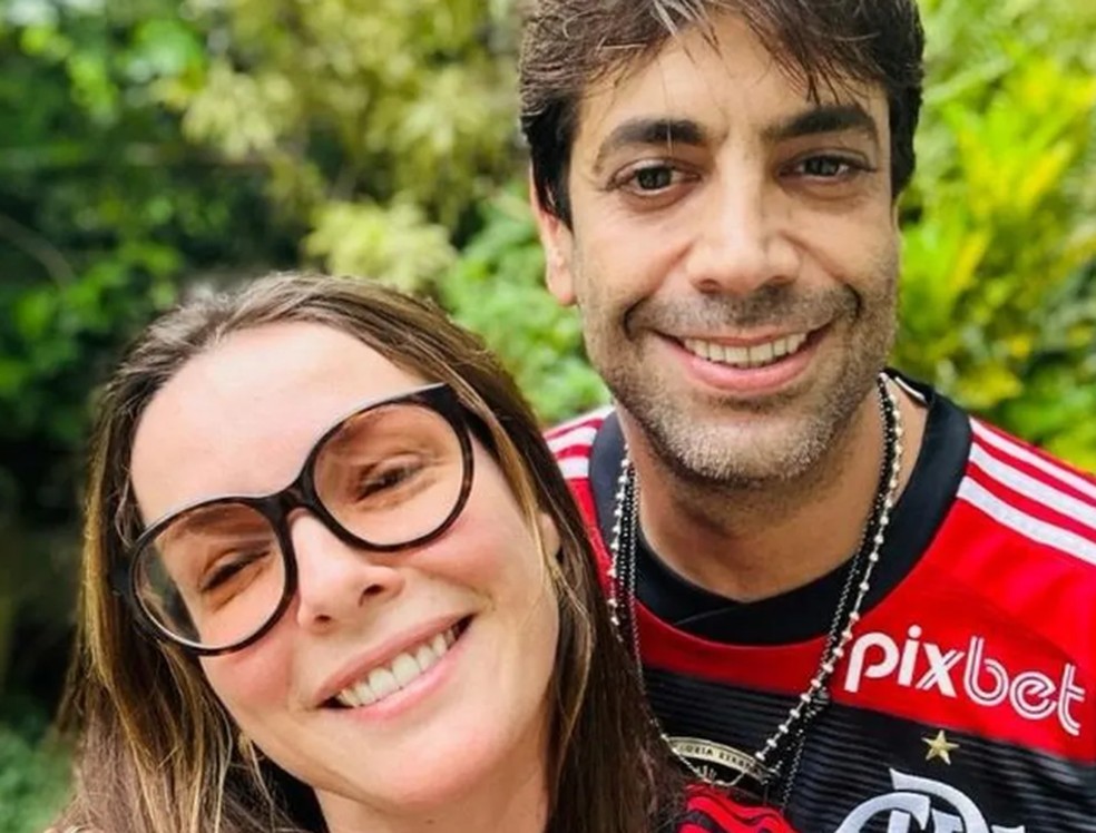 Regiane Alves com o namorado — Foto: Reprodução/Instagram