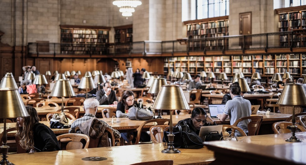 Estudantes estrangeiros poderão permanecer no Reino Unido por dois anos após formados para procurarem emprego. — Foto: Monika Kozub/Unsplash