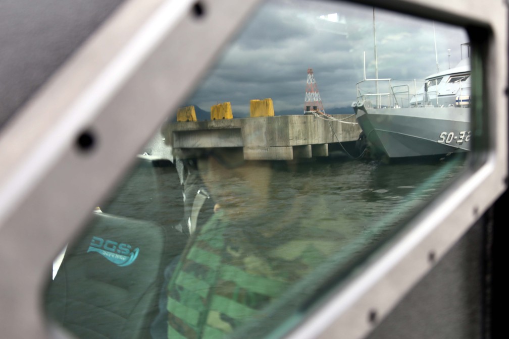 Lancha 'Mangangá', da Marinha do Brasil, tem cápsula blindada para proteger militares — Foto: José Claudio Pimentel/G1