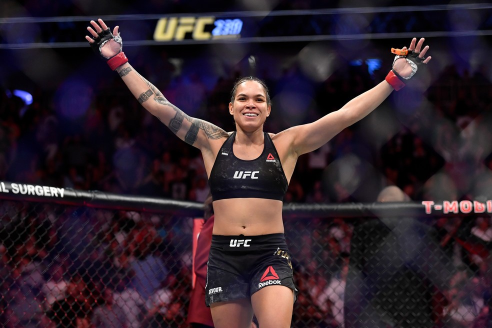Amanda Nunes vence Holly Holm no UFC 239 — Foto: Getty Images