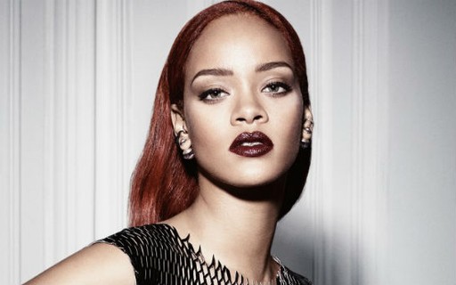 Foto: Experts de maquiagem detalham visuais de desfile da marca de Rihanna  - Purepeople