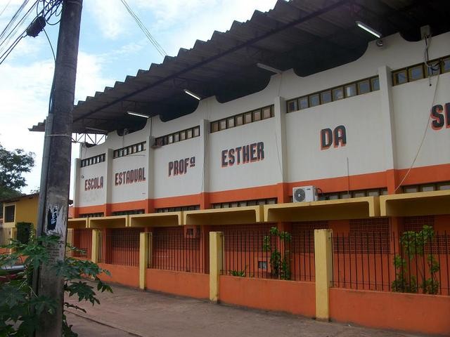 Criminoso que assaltou alunos em escola na Zona Norte de Macapá é baleado pela PM