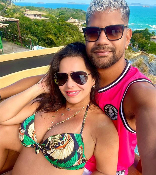 Viviane Araújo espera o primeiro filho com Guilherme Militão (Foto: Reprodução / Instagram)