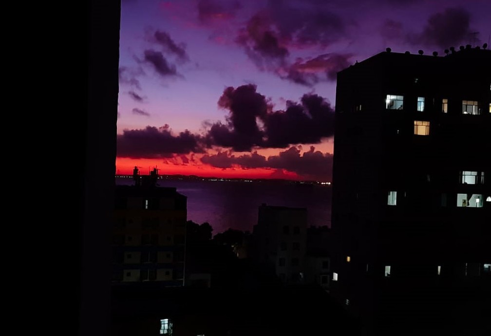 Baianos Registram Ceu Pintado De Roxo Durante Por Do Sol Fotos Bahia G1 E a culpa é dos casacos de por 29,95 euros, pode ter o modelo roxo , disponível em vários tamanhos. roxo durante por do sol fotos bahia