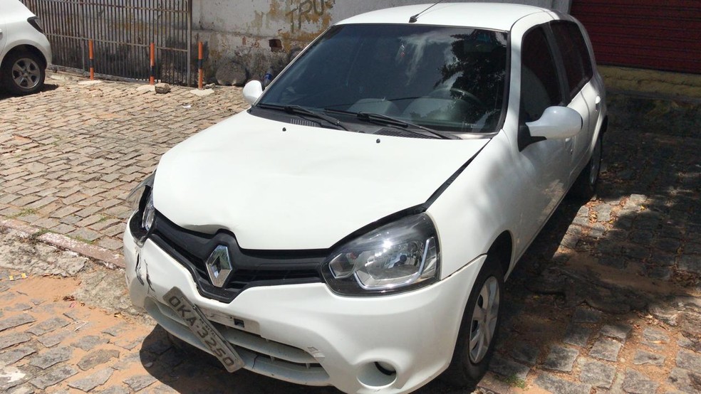 Carro do promotor de eventos que atropelou Cícero. — Foto: Ayrton Freire/Inter TV Cabugi