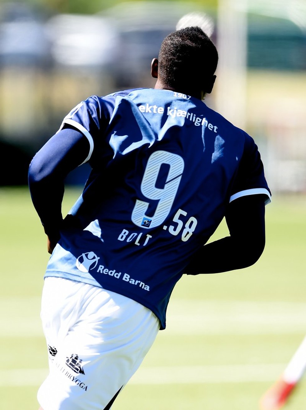 Camisa 9.58 de Bolt é em homenagem ao recorde mundial dos 100m (Foto: Divulgação Stromsgodset)