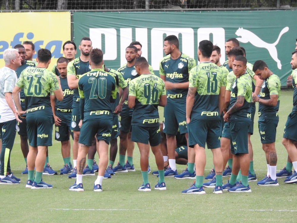 Palmeiras tem retorno de dois atletas durante treino, mas ainda fica sem laterais