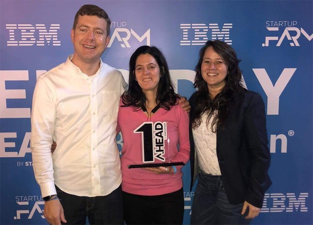 Alan Leite, da Startup Farm; Silvia Valadares, da OWL Docs; e Catarina Viegas, da IBM, durante o Demo Day da Programa Ahead | IBM Watson (Foto: Divulgação)