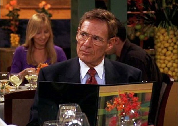 Ron Leibman em cena de Friends (Foto: Divulgação/Warner Bros.)