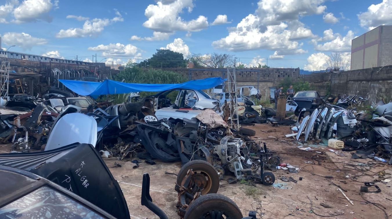 Trio é preso em flagrante em desmanche de carros roubados na zona Norte de Ribeirão Preto, SP