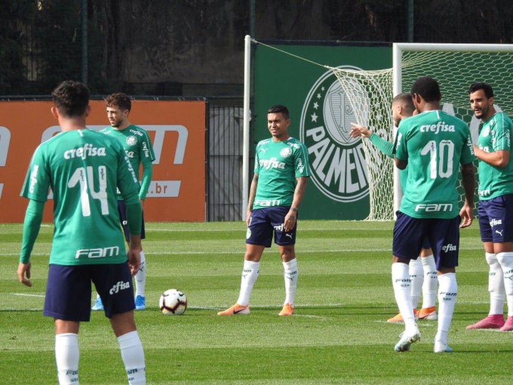 Palmeiras encerra preparação para decidir vaga contra o Grêmio; veja provável escalação