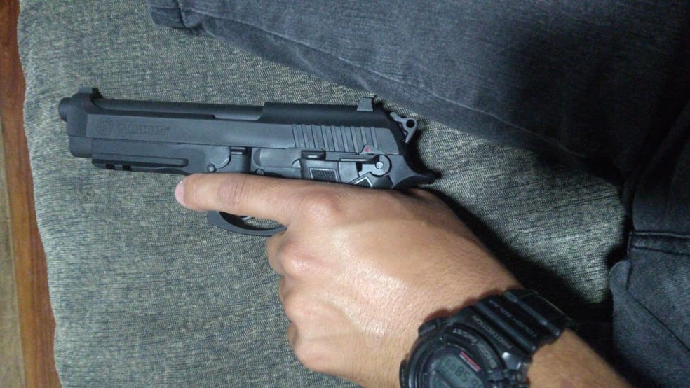 Preso Por Matar Familia Em Porto Alegre Comprou Pistola Cerca De Um Mes Antes Do Crime Diz Policia Rio Grande Do Sul G1 Baixe estas foto premium sobre pistola de mão pistola automática, e descubra mais de 6 milhão de fotos de arquivo profissionais no freepik. porto alegre comprou pistola cerca