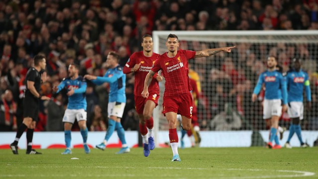 Lovren durante comemoração do gol de empate do Liverpool sobre o Napoli