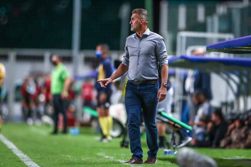 [ANÁLISE] Prejudicado, Grêmio se despedaça nos próprios erros e marcha para a Série B
