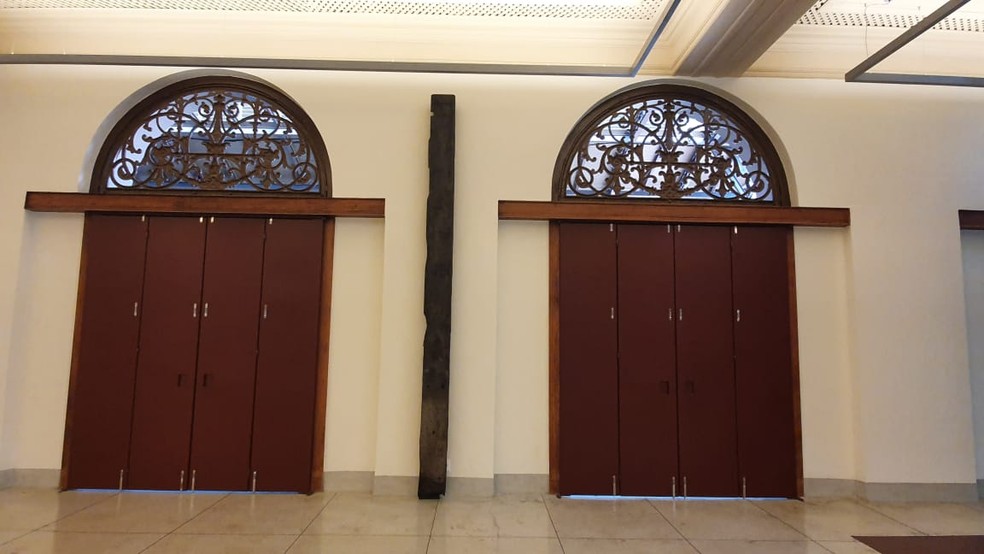 A viga queimada que está exposta na entrada do museu relembra o acidente do dia 21 de dezembro de 2015 — Foto: Divulgação