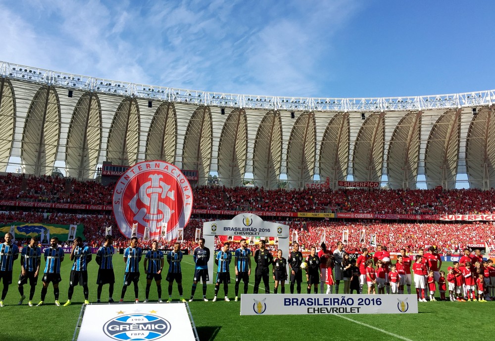 Inter e Grêmio duelam na ponta de cima da tabela após dois anos; relembre jogos