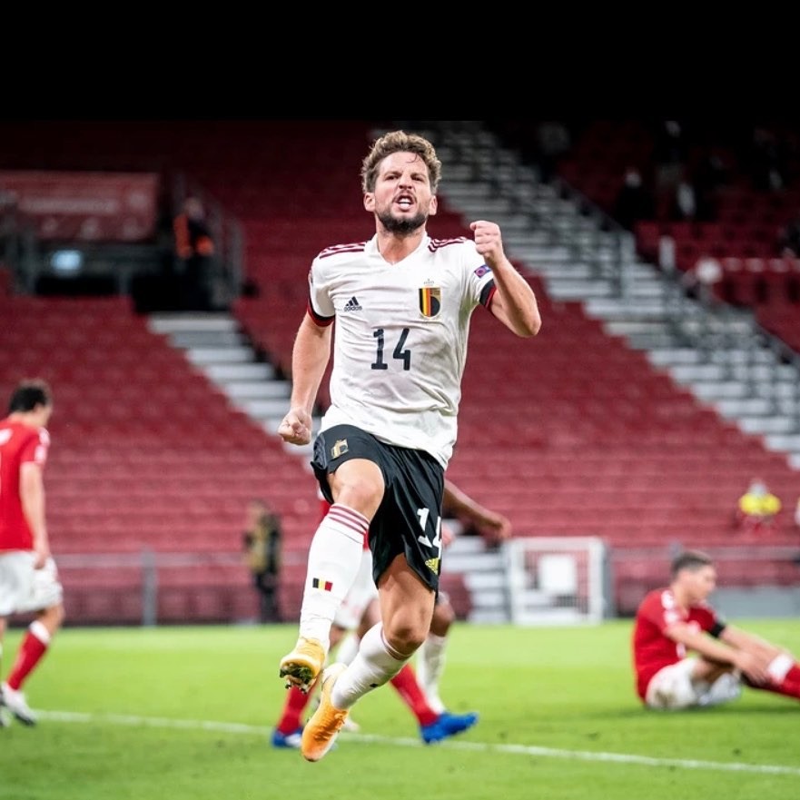 O belga Mertens, que segue sem clube, utilizou a camisa 14 no Napoli e na Seleção — Foto: Reprodução/Instagram