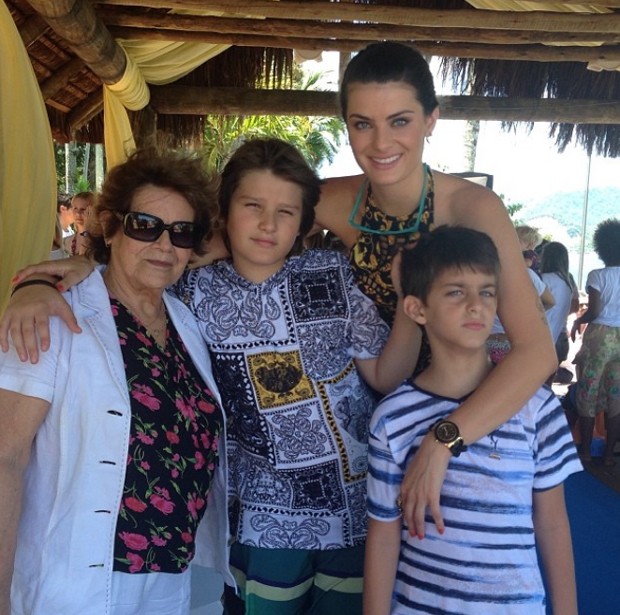 Isabelli Fontana: sábado em família (Foto: Reprodução/Instagram)