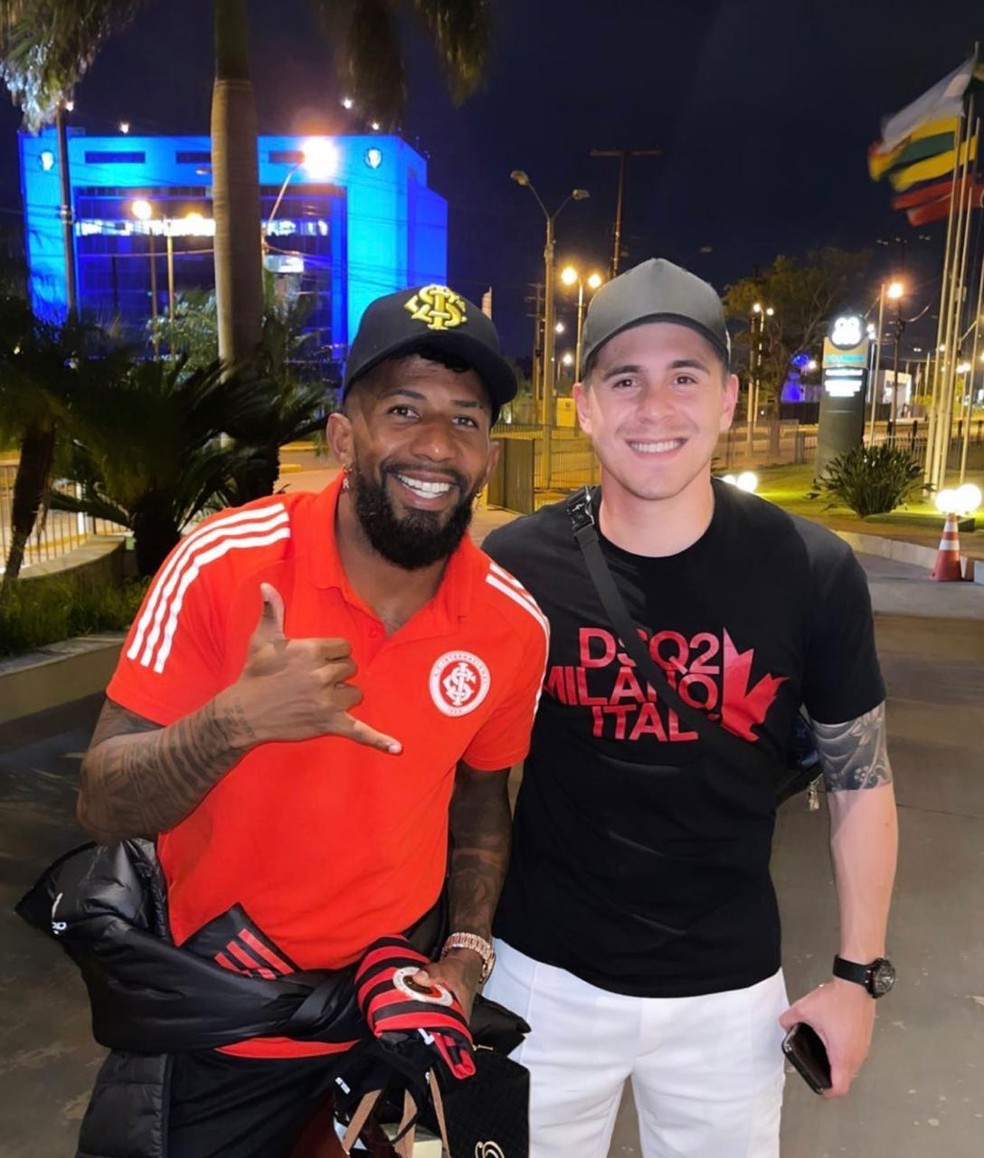 Piris da Motta e Rodinei se encontraram no Paraguai: dupla retorna ao Flamengo — Foto: Reprodução