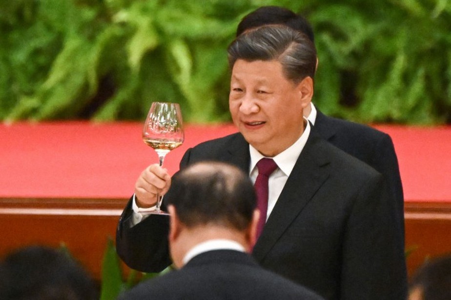 Xi Jinping, presidente da China, durante recepção em Pequim para comemorar o 73º aniversário de fundação da República Popular da China