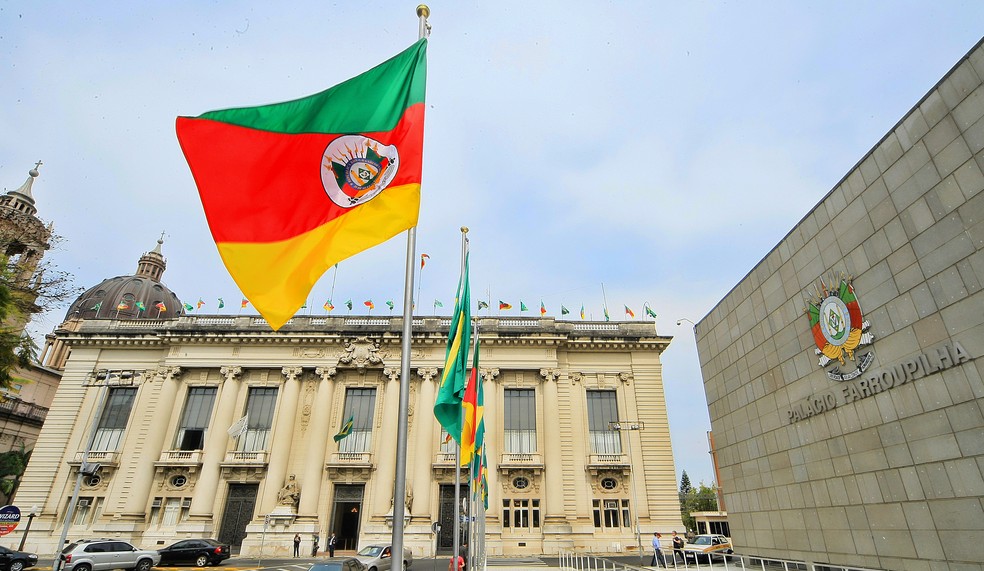 Palácio Piratini, sede do governo do RS, e Palácio Farroupilha, sede da Assembleia Legislativa, em Porto Alegre — Foto: Galileu Oldenburg/ALRS