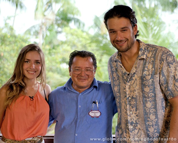 Monique e Sérgio conheceram Maqueson, artista de Cruzeiro do Sul (Foto: Domingão do Faustão / TV Globo)