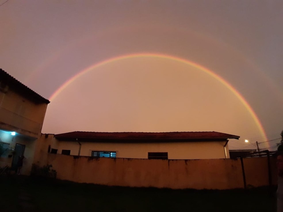 Registros foram feitos após arco-íris — Foto: Arquivo pessoal/Walter Spiri Junior