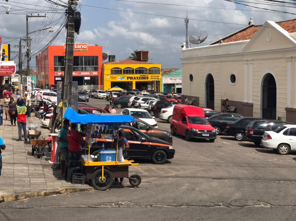 Prefeitura de Ceará-Mirim edita decreto determinando fechamento de comércio e suspendendo feira por 7 dias. — Foto: Kleber Teixeira/Inter TV Cabugi