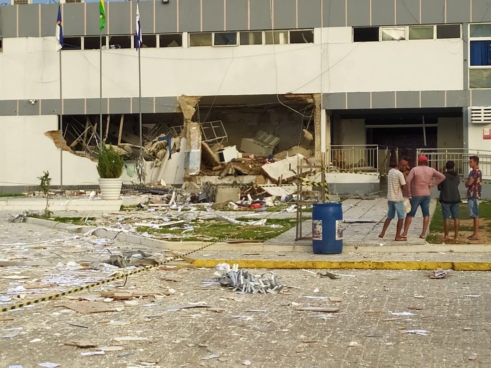 Posto de atendimento da Caixa Econômica Federal de Betânia foi explodida na madrugada da segunda (10) — Foto: WhatsApp/Reprodução