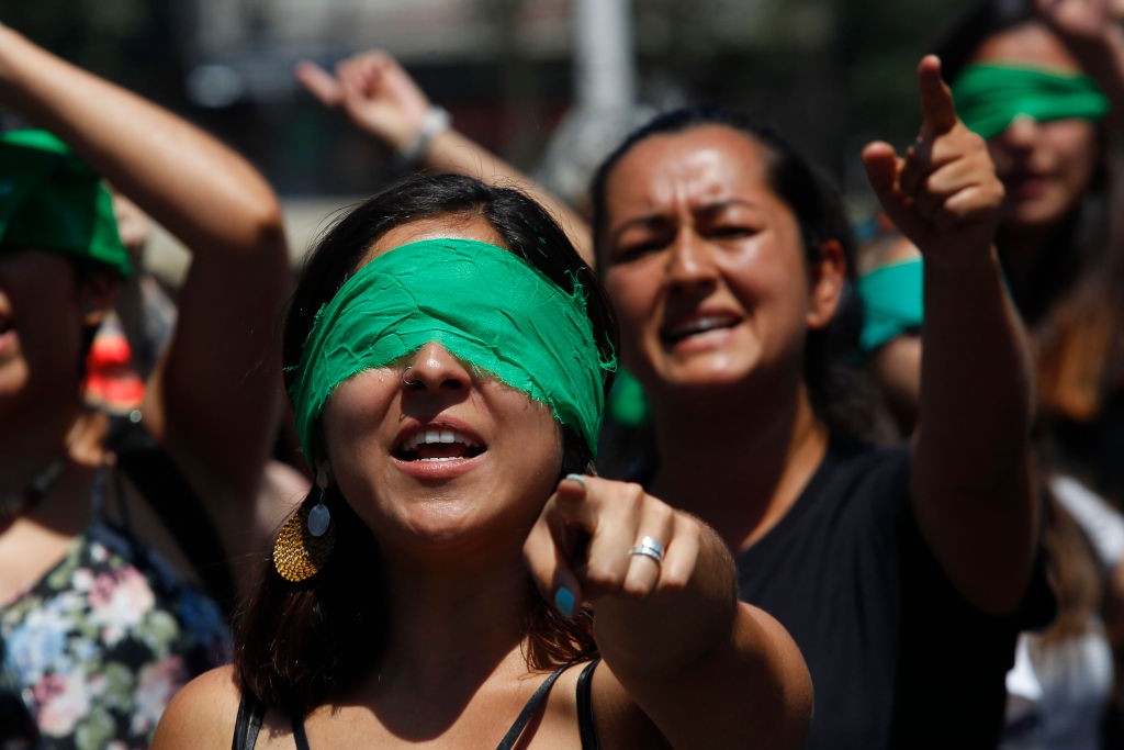 Protesto de "Un violador en tu camino", realizado no dia 6 de dezembro, em Santiago  (Foto: Getty Images)