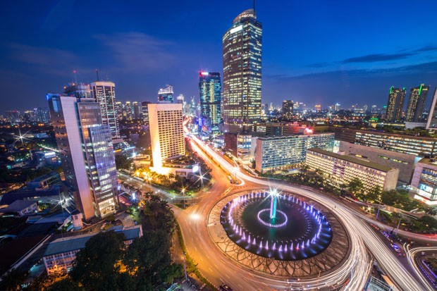 Selamat Datang Monument (Selamat Datang is Indonesian for "Welcome"), also known as the Monumen Bundaran HI or Monumen Bunderan HI, is a monument located in Central Jakarta, Indonesia. Completed in 1962, Selamat Datang Monument is one of the historic land (Foto: Getty Images/iStockphoto)