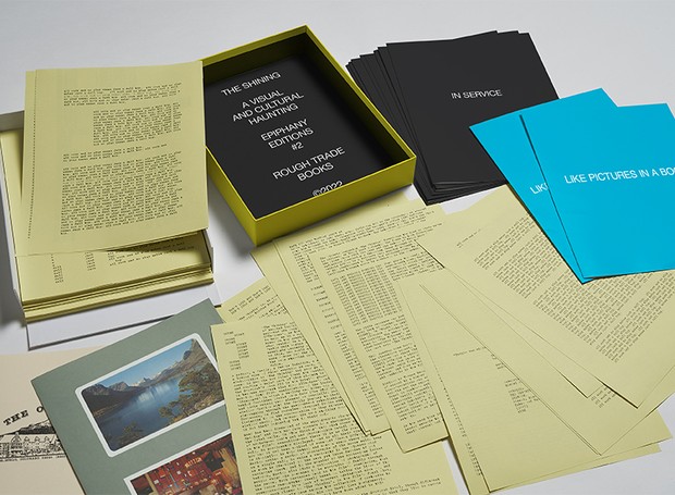 A publicação de 400 páginas se apresenta em uma caixa com as folhas soltas (Foto: Kickstarter / Reprodução)