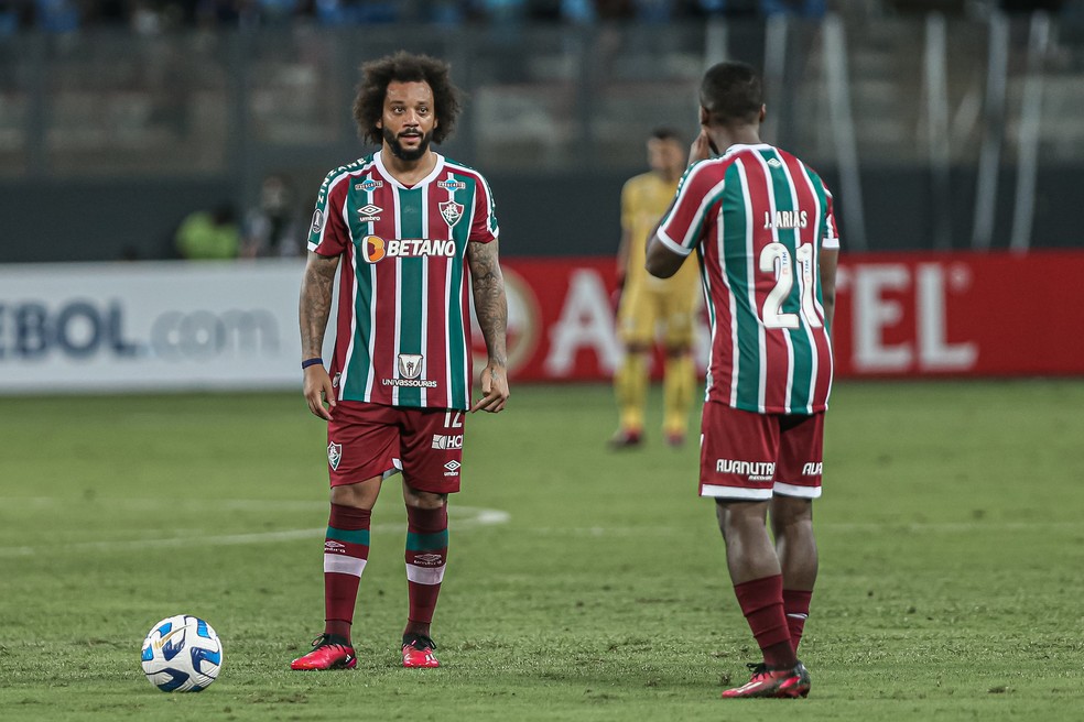 Marcelo e Arias em ação pelo Fluminense — Foto: Marcelo Gonçalves / Fluminense FC