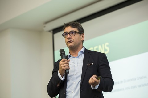 Carlos Villanova, gerente de marketing da Apex-Brasil, apresentou a campanha de marketing e comunicação da Agência 