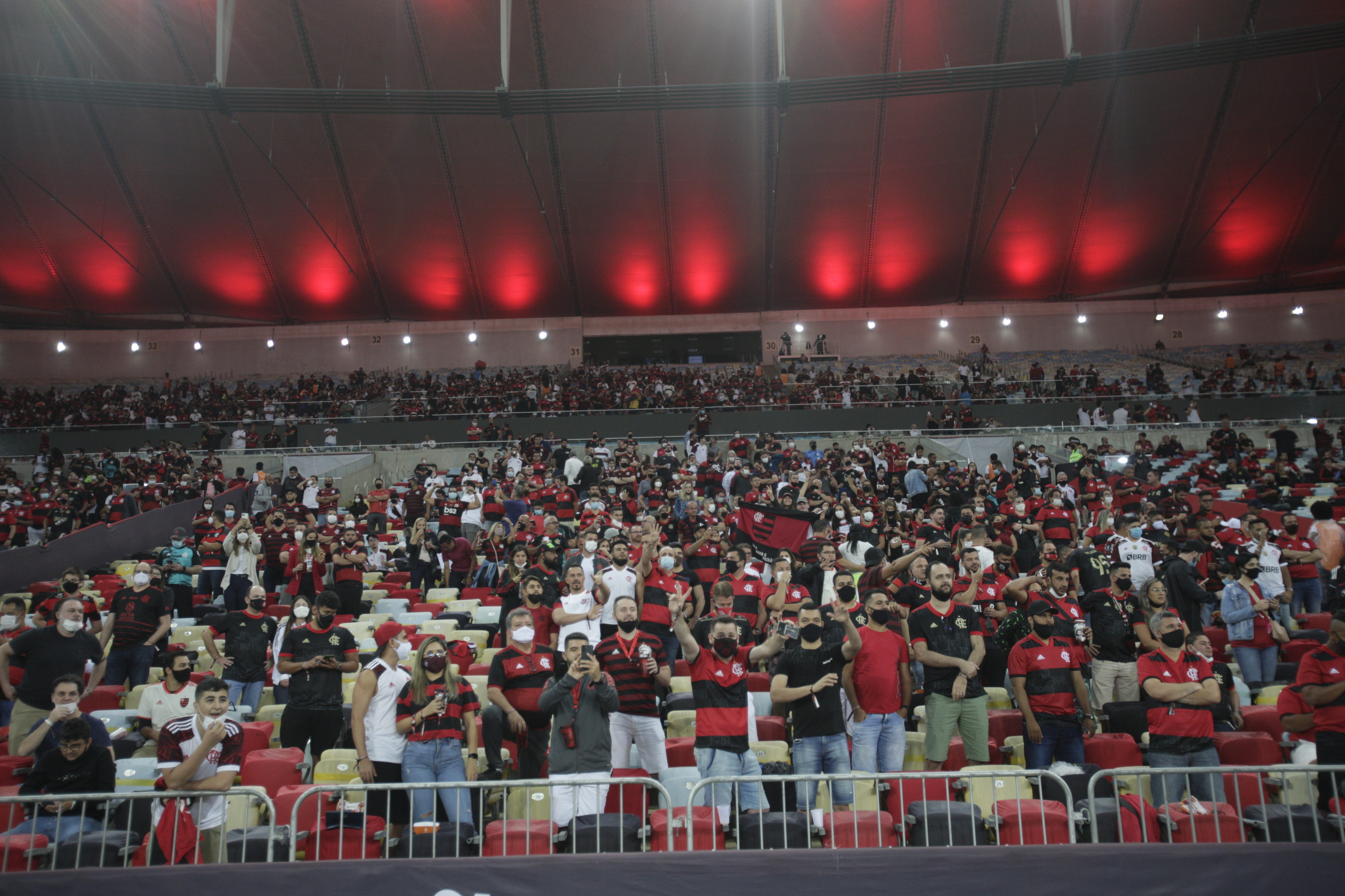 Torcedores do Flamengo na partida contra o Barcelona, do Equador