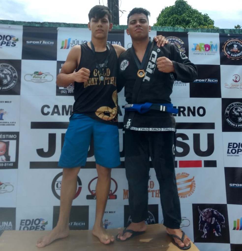 João Vitor, à esquerda, treinava Muay Thai e Jiu-Jítsu — Foto: Arquivo Pessoal/Kleyber Mota