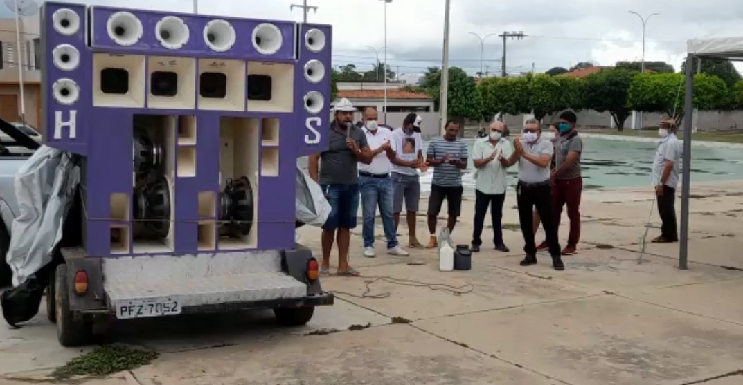 Produtores fazem manifestação em Bodocó para cobrar o aumento no preço do leite e do queijo