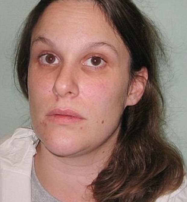 Mãe matou pedófilo que havia abusado de seu filho (Foto: Reprodução/Daily Mail)
