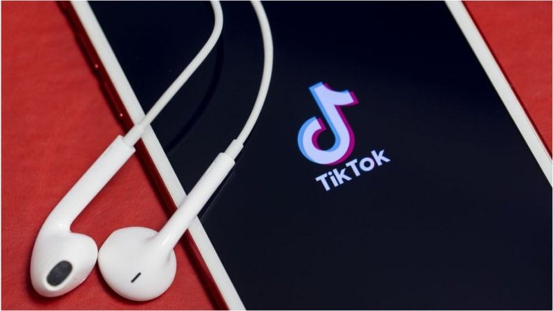 A popularidade do TikTok, criado em 2016 vem ultrapassando a de outras redes sociais (Foto: Getty Images via BBC News)