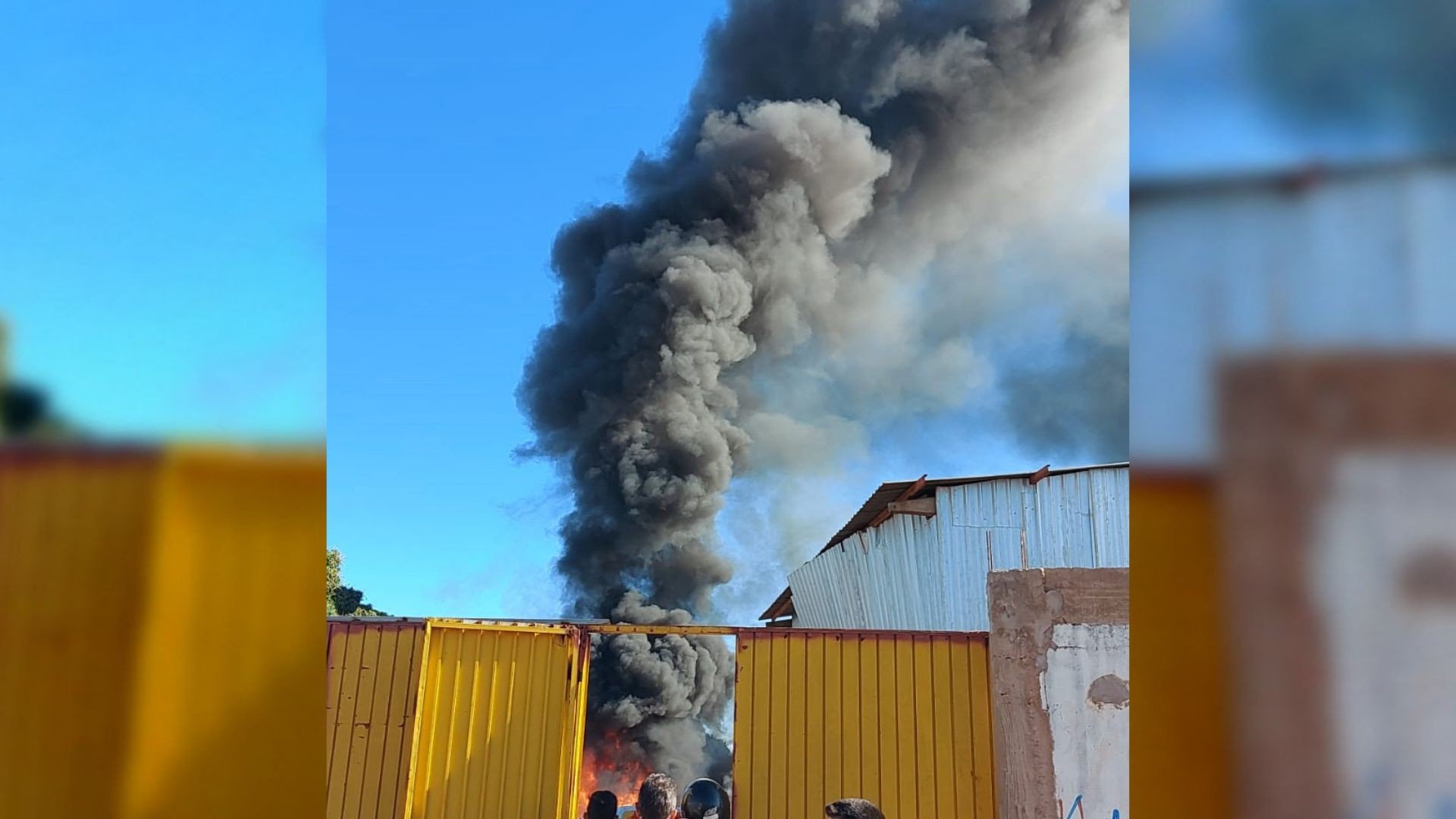 Incêndio em vegetação avança e atinge depósito em Campo Grande; veja vídeo