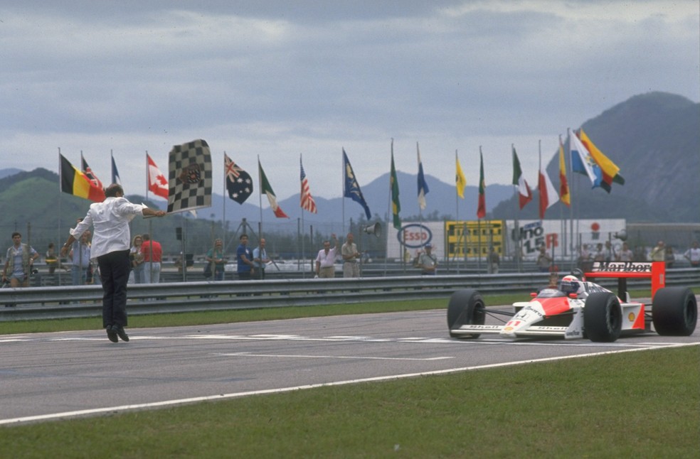 De McLaren, Alain Prost venceu o GP do Brasil em Jacarepaguá, abertura da temporada 1988 da Fórmula 1 — Foto: Getty Images
