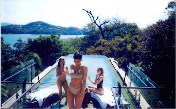 Kim Kardashian com suas irmãs Khloé e Kourtney (Foto: Instagram)