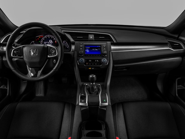 Interior do Honda Civic Sport 2017 (Foto: Divulgação)
